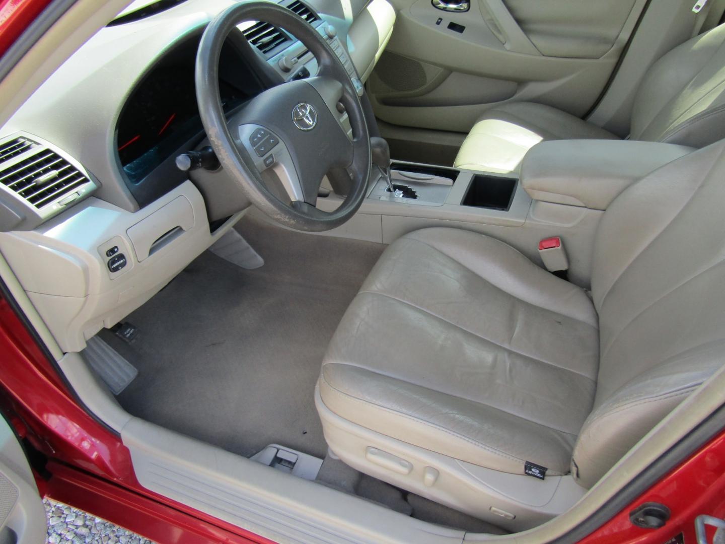 2007 Red /Tan Toyota Camry (4T1BK46K97U) with an 4 CYL engine, Automatic transmission, located at 15016 S Hwy 231, Midland City, AL, 36350, (334) 983-3001, 31.306210, -85.495277 - Photo#3